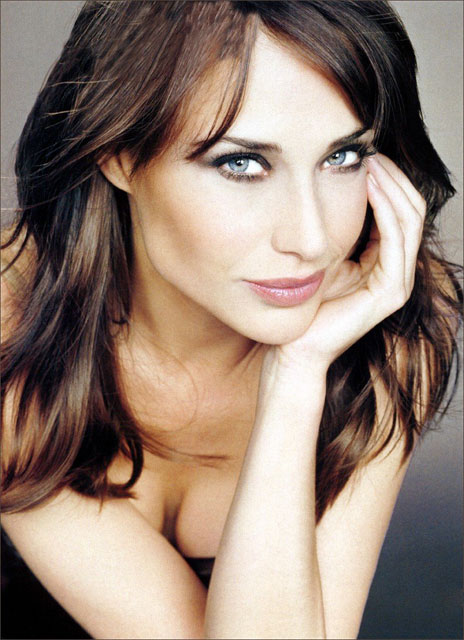 Claire Forlani: She Looks